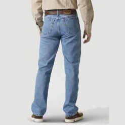 Wrangler Jeans: Men's Rugged Indigo 39902 RI Rugged Wear Classic Fit Work Jeans -Work Clothes Store 39902ri alt2editedit